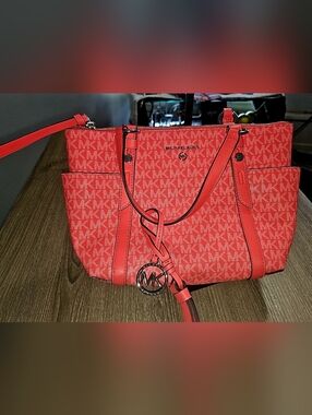 Authentic Michael Kors Signature Sullivan Convertible Top Zip Tote Dahlia Pink